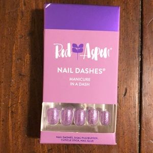 Red Aspen Nail Dashes in Violettas Vintage Amethyst